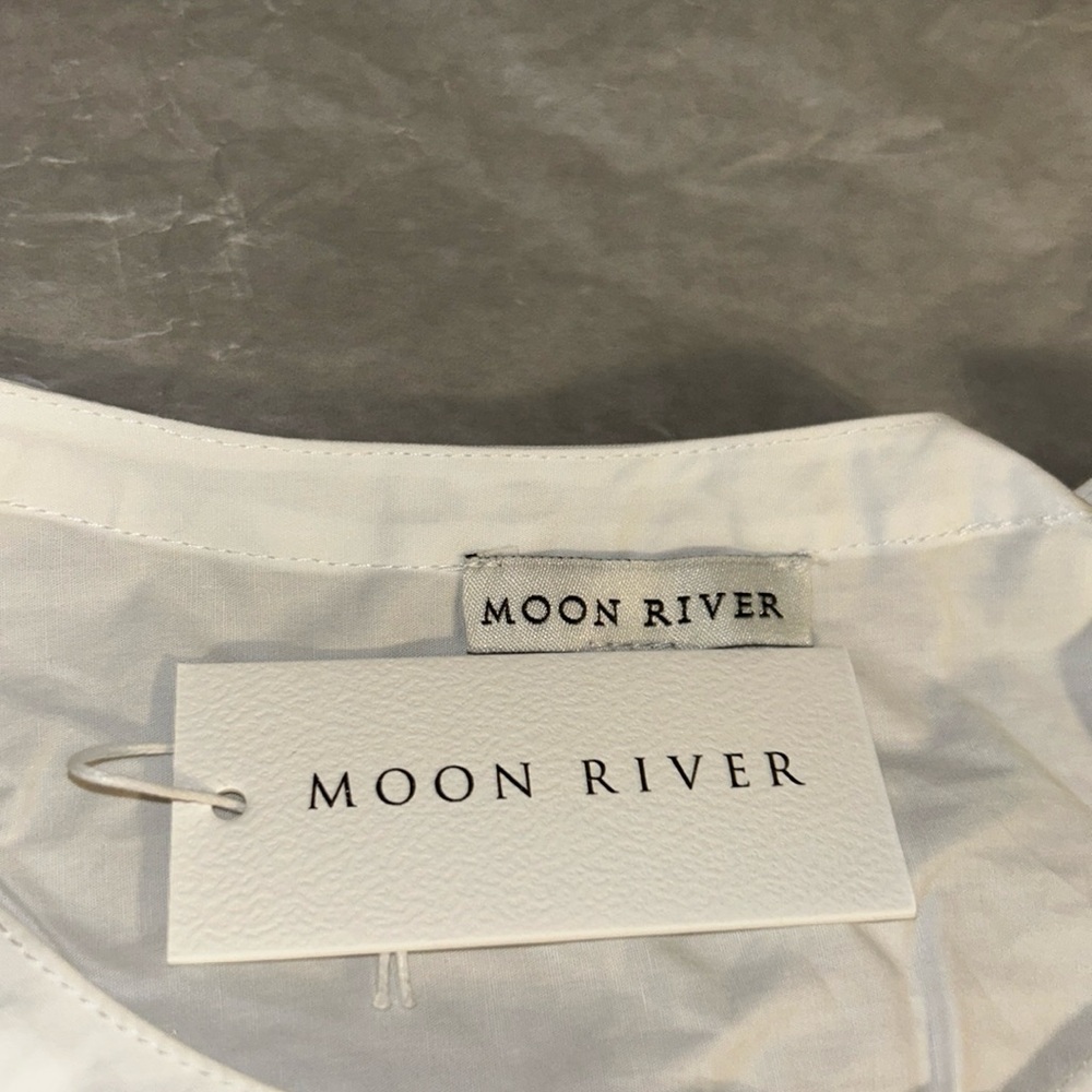 White Ruffle Eyelet Top
MOON RIVER - Picture 7 of 11